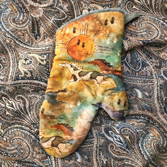 Horse Themed Oven Mit - Picture 1 of 4